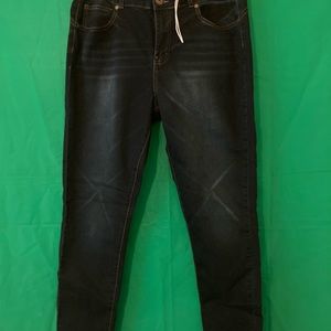 Juniors size 15 nwt jeans
